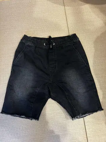 ZANEROBE 블랙 숏팬츠 29