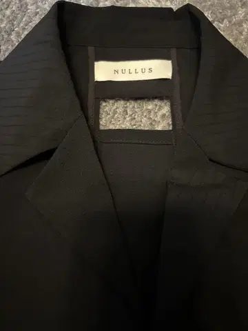 NULLUS 블랙 반팔 셔츠