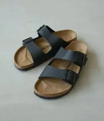 BIRKENSTOCK 애리조나 컴포트 샌들
