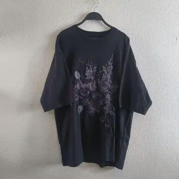 MAISON SPECIAL 플라워 자수 티셔츠