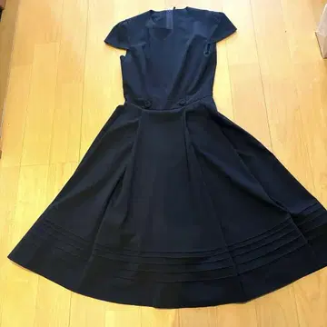 다크 브라운 프렌치 슬리브 무릎 아래 기장 원피스