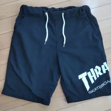 THRASHER 블랙 숏팬츠