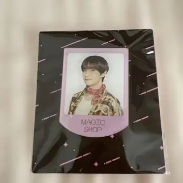 BTS MAGIC SHOP 포토 카드 & 아크릴 배지