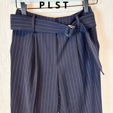 PLST 플라스테 네이비 스트라이프 벨트 팬츠 뒷면 밴딩 양쪽 포켓 있음