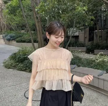 튤 프릴 프렌치 슬리브 상의 hinari