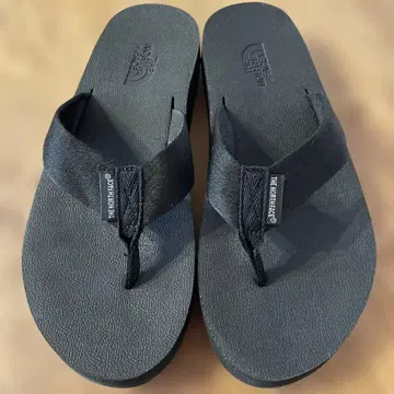 THE NORTH FACE 블랙 비치 샌들 24cm
