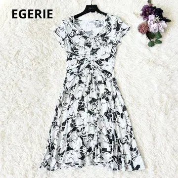 EGERIE 에제리 아르모와르카프리스 꽃무늬 플로키 개더 원피스