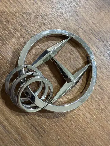 HUF 메탈 키링 로고 참 실버