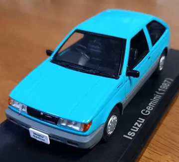 중고 자동차 모형 Isuzu Gemini (1987) 해치백