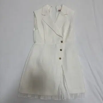 Apuweiser riche 화이트 더블 브레스트 원피스
