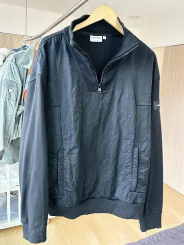 Calvin Klein 블랙 집업 자켓