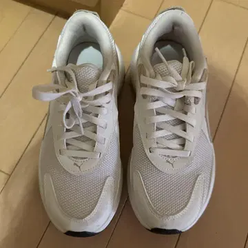 8/18까지 puma 스니커즈 24cm SOFTRIDE EXO NU