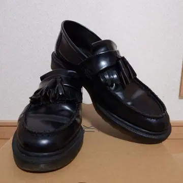 Dr. Martens 에이드리안 태슬 로퍼