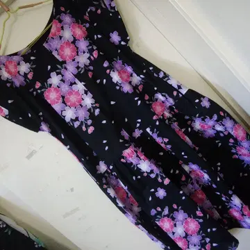 블랙 플라워 무늬 둥근넥 로우웨스트 프렌치 슬리브 롱 원피스