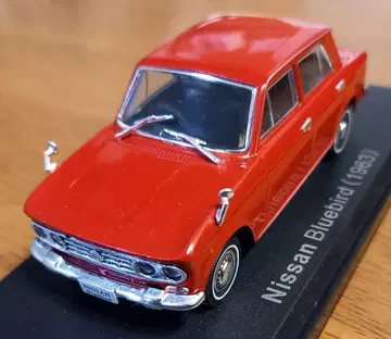 중고 자동차 모형 Nissan Bluebird (1963) 레드