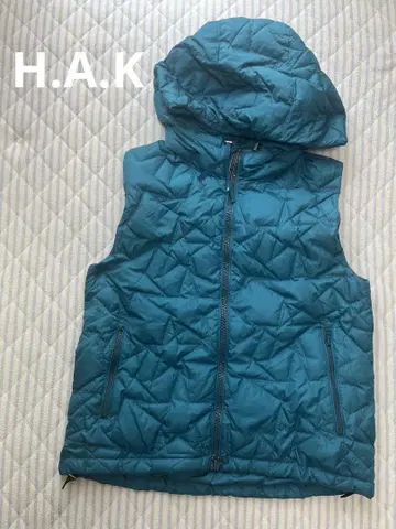H.A.K 하쿠 터콰이즈 퀼팅 다운 베스트 후드 부착
