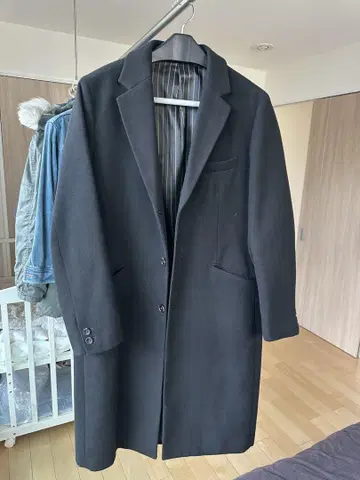 블랙 체스터 코트 무릎 기장
