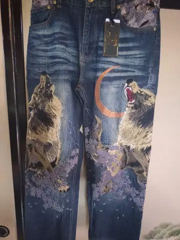 새상품 카라쿠리타마시 이키 늑대 32인치