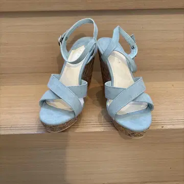 스카이블루 크로스 스트랩 샌들