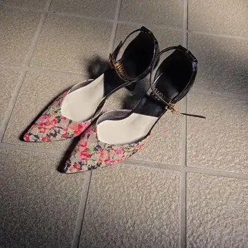 히미코 꽃무늬 스틸레토 하이힐 7cm