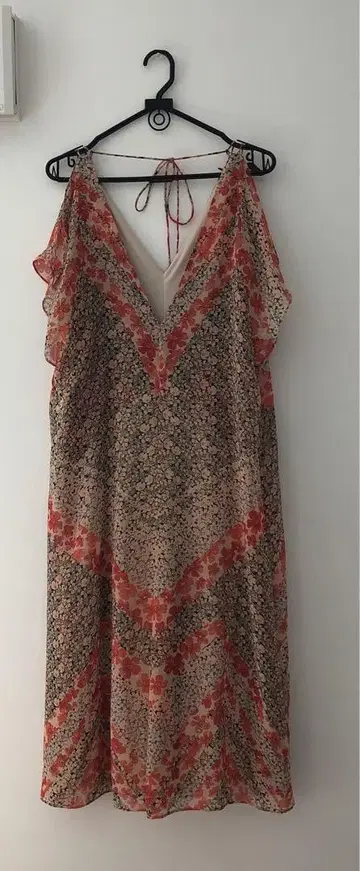 [Zara] 미사용품 꽃무늬 지오메트릭 V넥 원피스