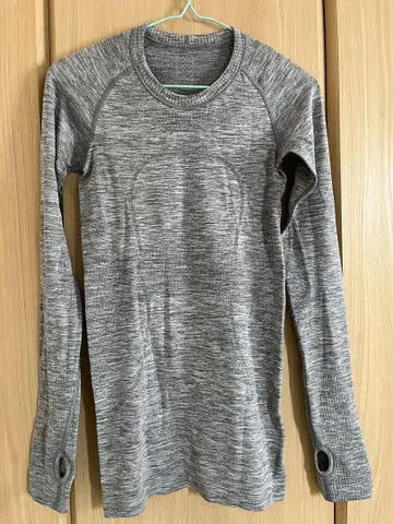 Lululemon 룰루레몬 긴팔 상의 S 사이즈 정도