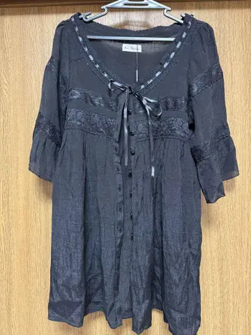 [새상품] 반팔 튜닉 블라우스