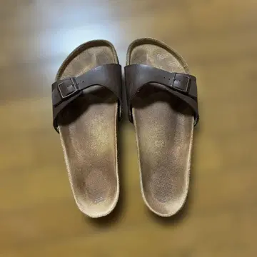 Birkenstock 브라운 컴포트 샌들