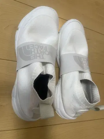 THE NORTH FACE 화이트 스니커즈 25cm