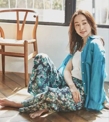 새상품급 UNTITLED 릴랙시 와이드 보타니컬 프린트 팬츠