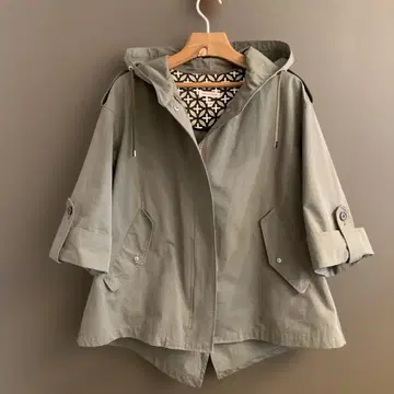 새상품급 DRESSTIERIOR 드레스 후드 부착 36 올리브 그린