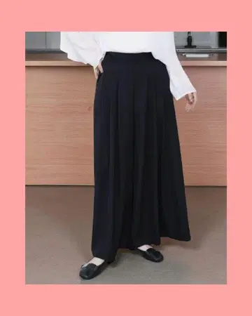 미사용 새상품! 턱 와이드 팬츠 (블랙)
