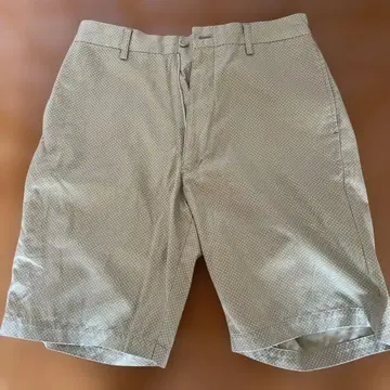 베이지 도트 무늬 숏팬츠