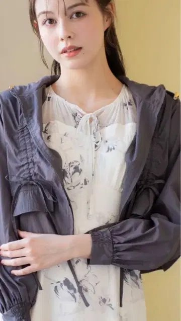 노엘라 드로스트 와셔 마운틴 후드티