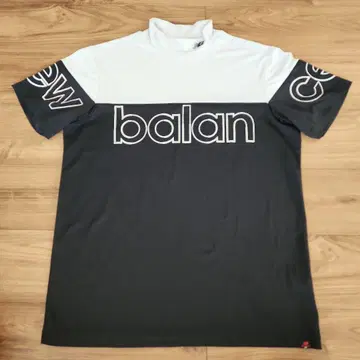 New Balance 모크넥 티셔츠