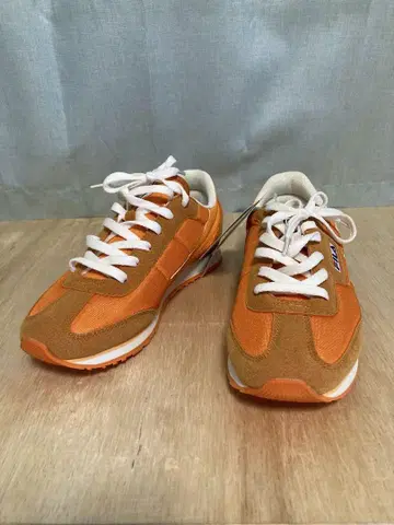 FILA 오렌지 스니커즈