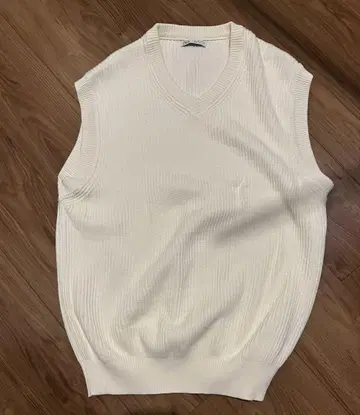 [새상품급] ZARA 니트 베스트 화이트 L 사이즈