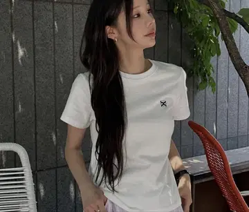 화이트 티셔츠 M 사이즈