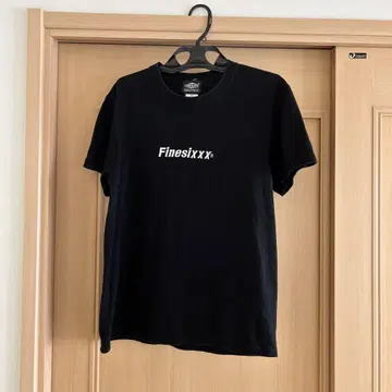 FINESIXXXX 블랙 티셔츠 M 사이즈