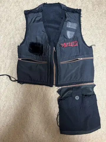 SEDITIONARIES 블랙 다운 베스트