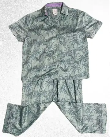 트로피컬 호랑이 무늬 새틴 셋업 파자마 잠옷