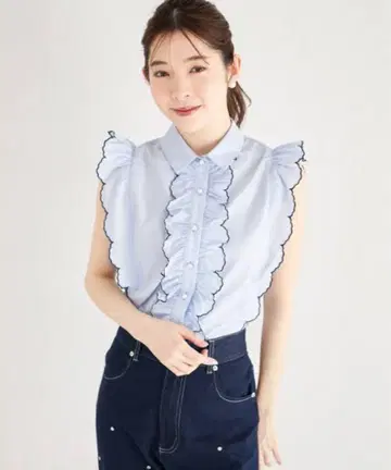 프릴 장식 라이트 블루 반팔 셔츠