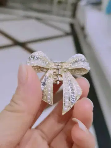 리본 모양 크리스탈 헤어 클립
