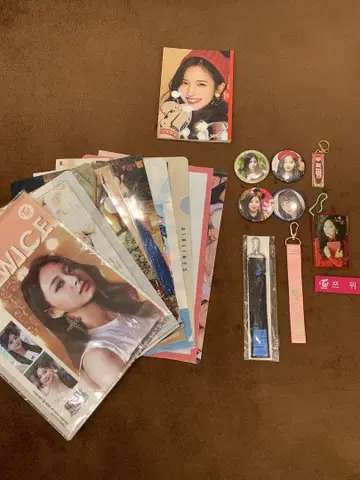 TWICE 굿즈 모음 TZUYU 쯔위 MINA 미나 캔뱃지 파일