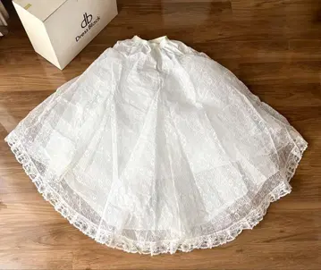 드레스블랙 DRESS BLACLK 브라이덜 화이트 레이스 파니에