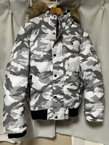 TOMMY HILFIGER 다운