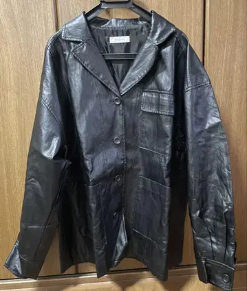 PAGEBOY 블랙 가죽 자켓
