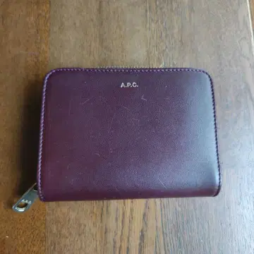 A.P.C. 반지갑 와인 컬러