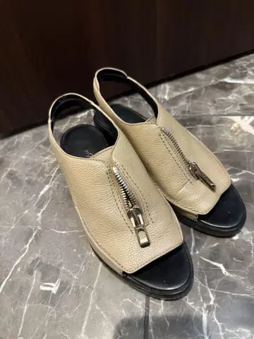 필립림 가죽 샌들