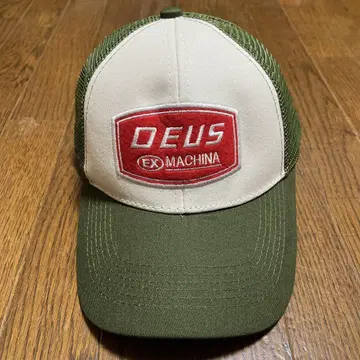 DEUS EX MACHINA 트래커 캡